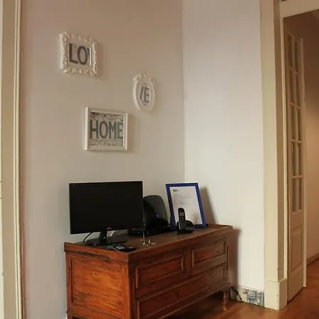 The Blue House - Lively Bairro Alto Apartment Lisbon Room photo